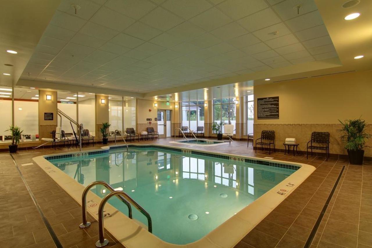 Hilton Garden Inn Woodbridge Eksteriør bilde