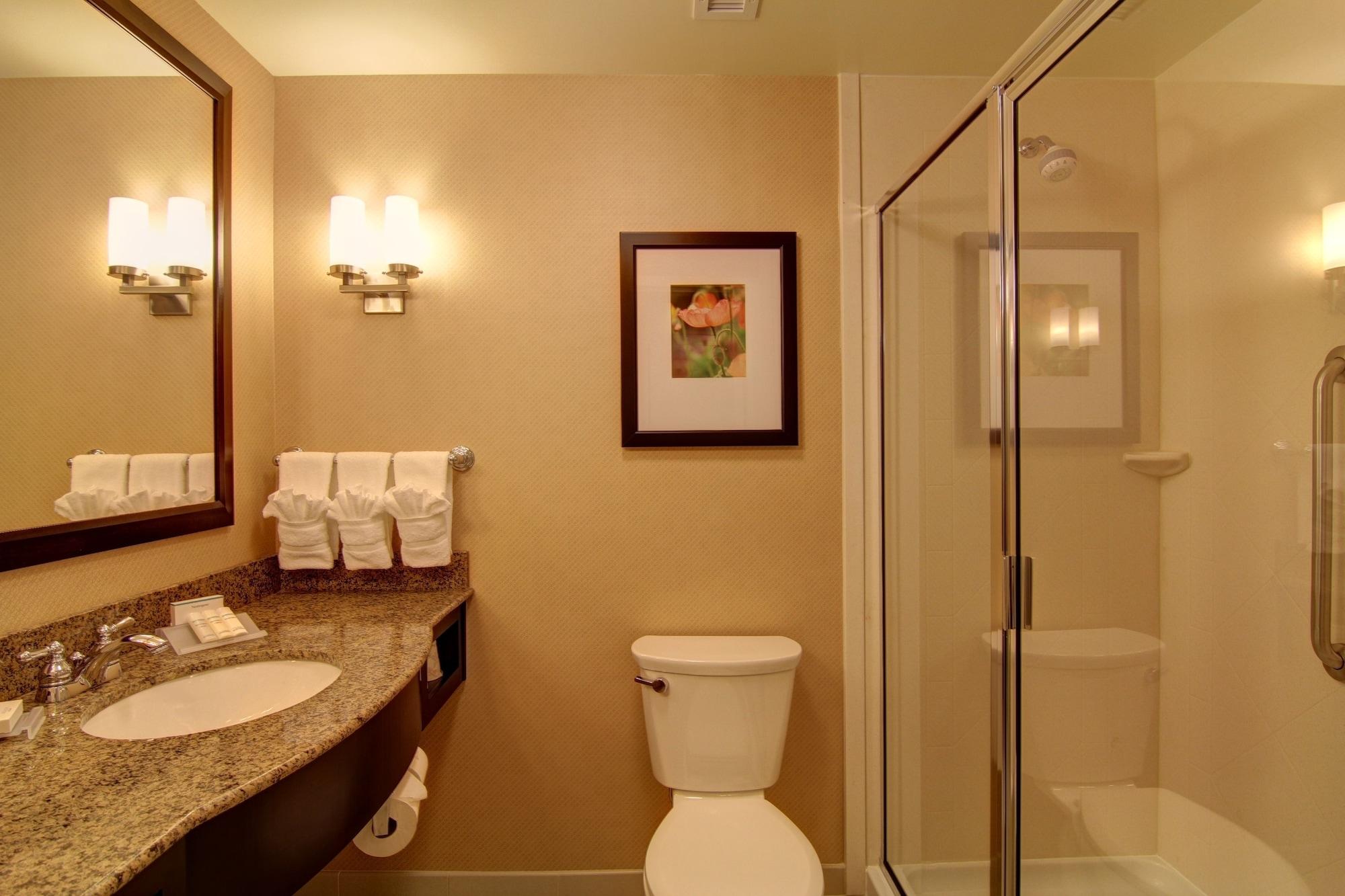 Hilton Garden Inn Woodbridge Eksteriør bilde