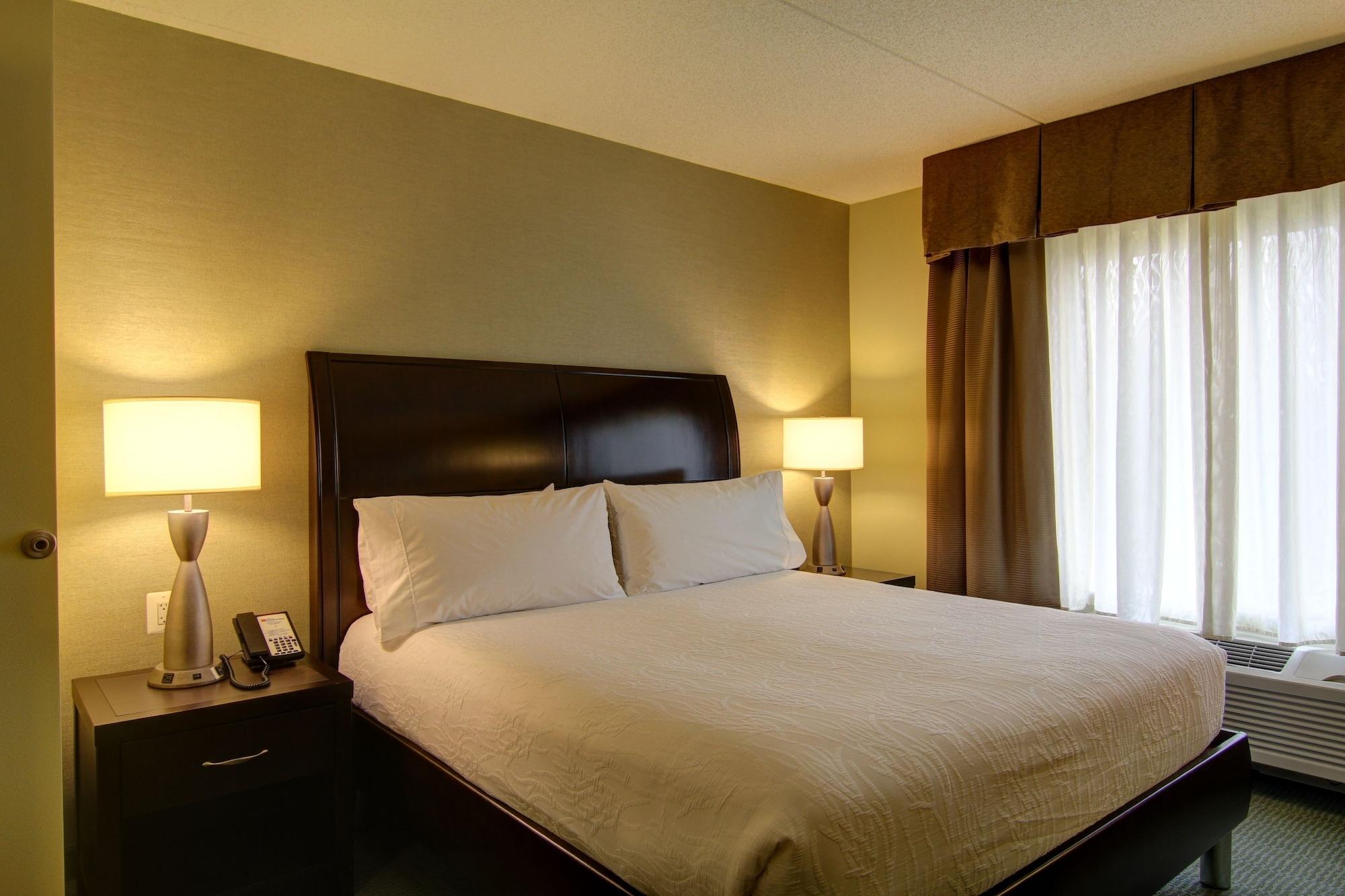 Hilton Garden Inn Woodbridge Eksteriør bilde