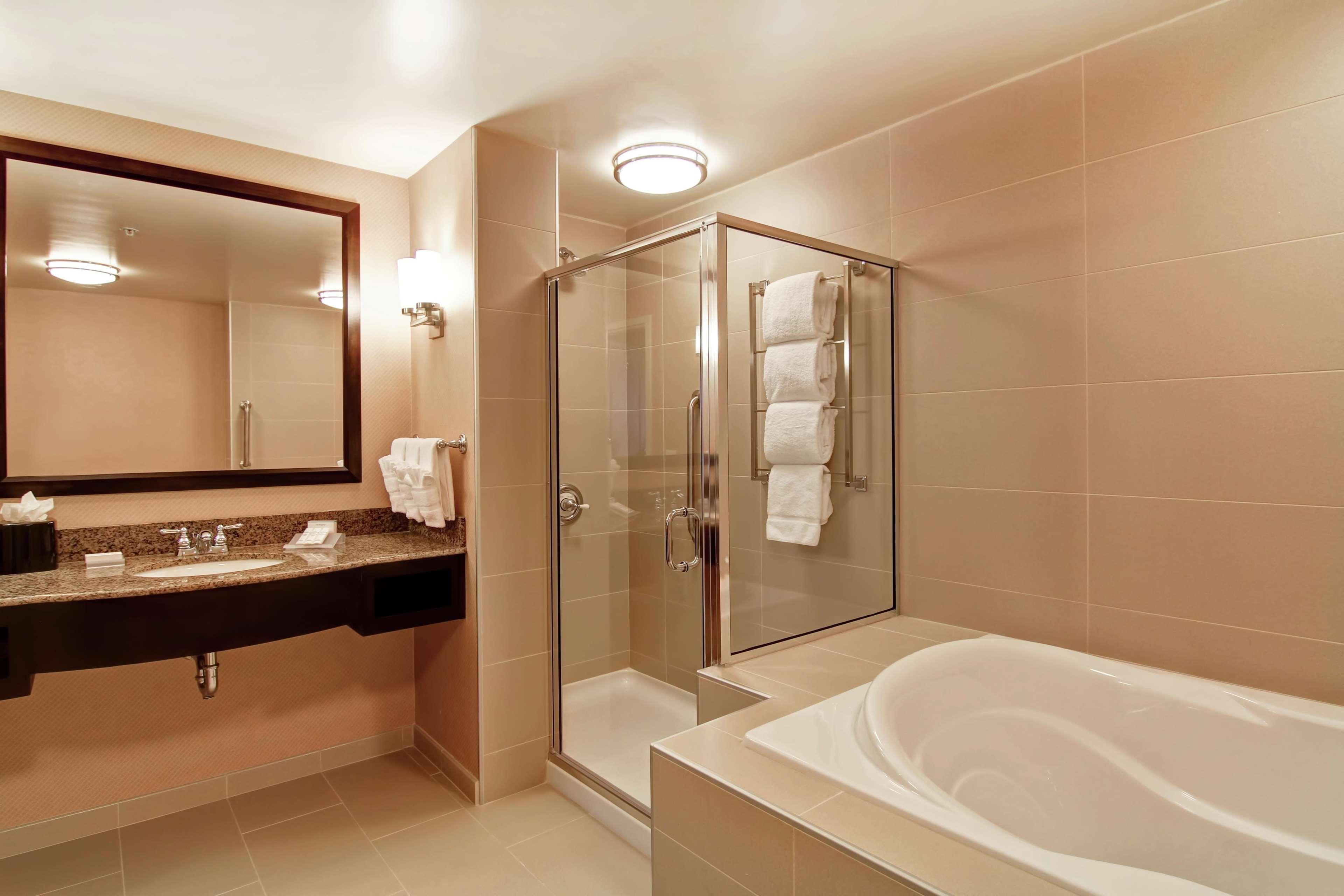 Hilton Garden Inn Woodbridge Eksteriør bilde