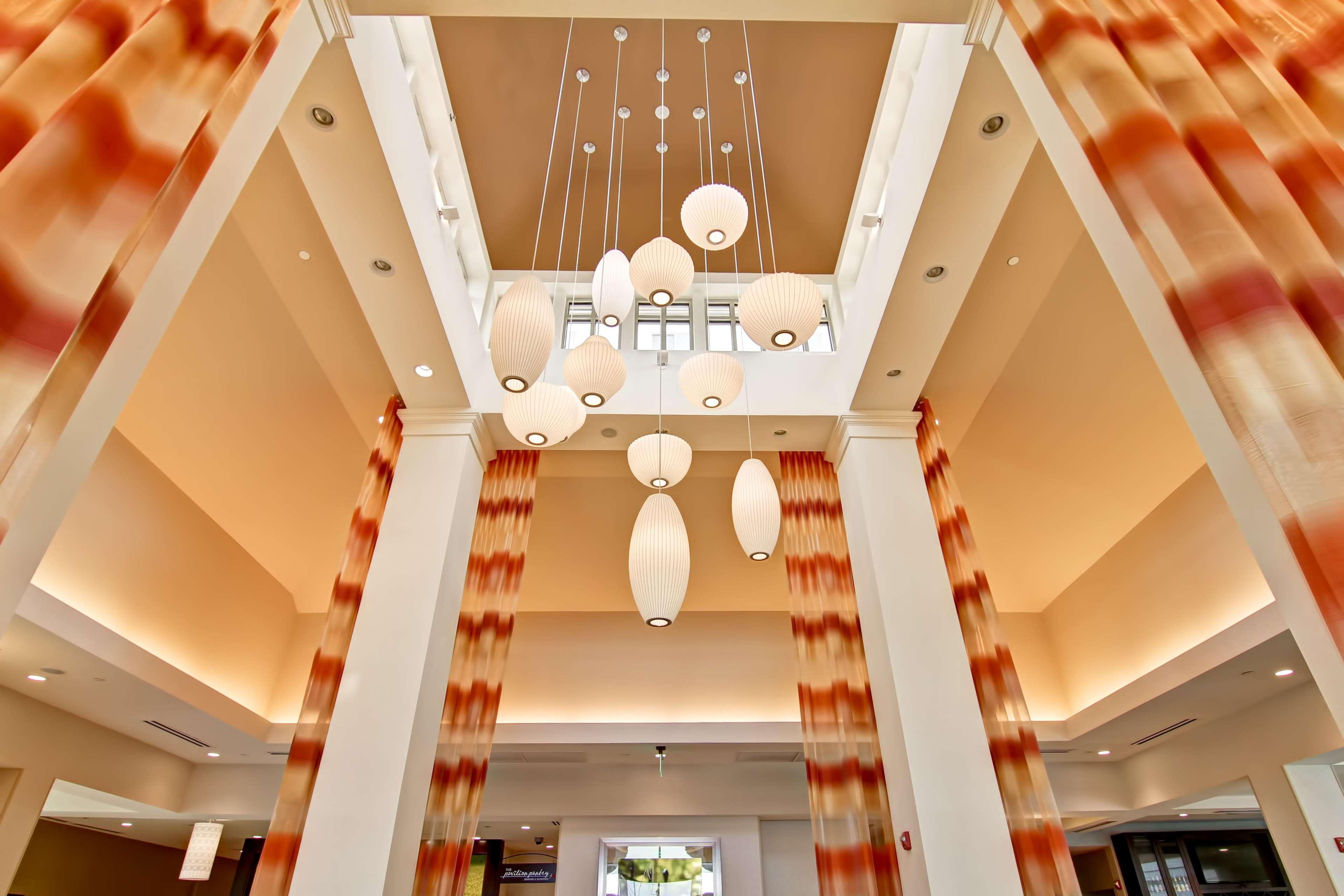 Hilton Garden Inn Woodbridge Eksteriør bilde