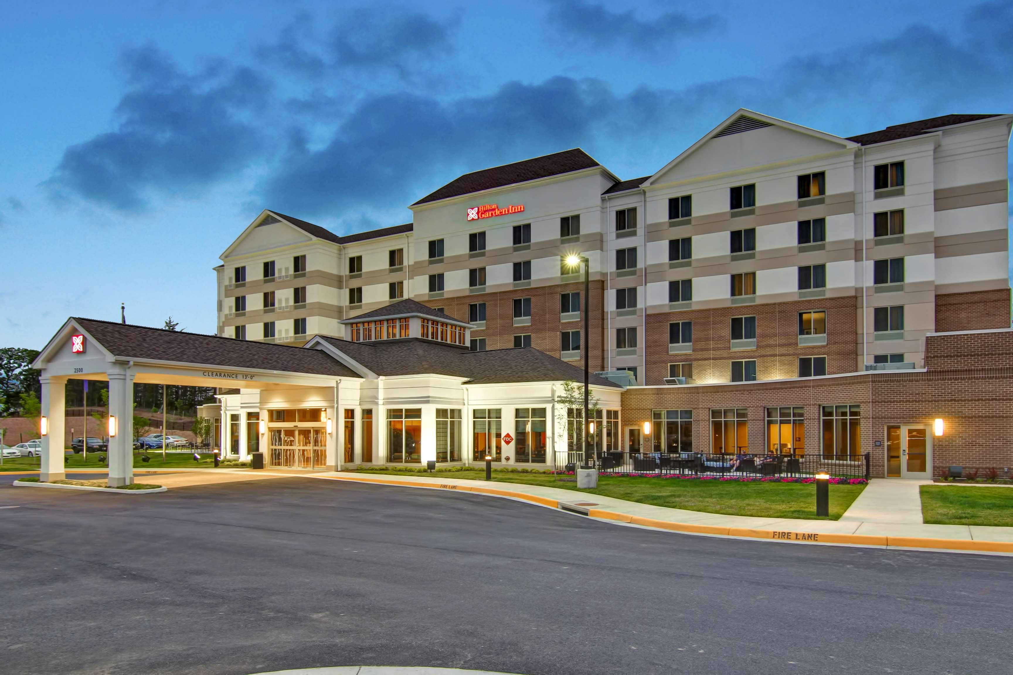 Hilton Garden Inn Woodbridge Eksteriør bilde