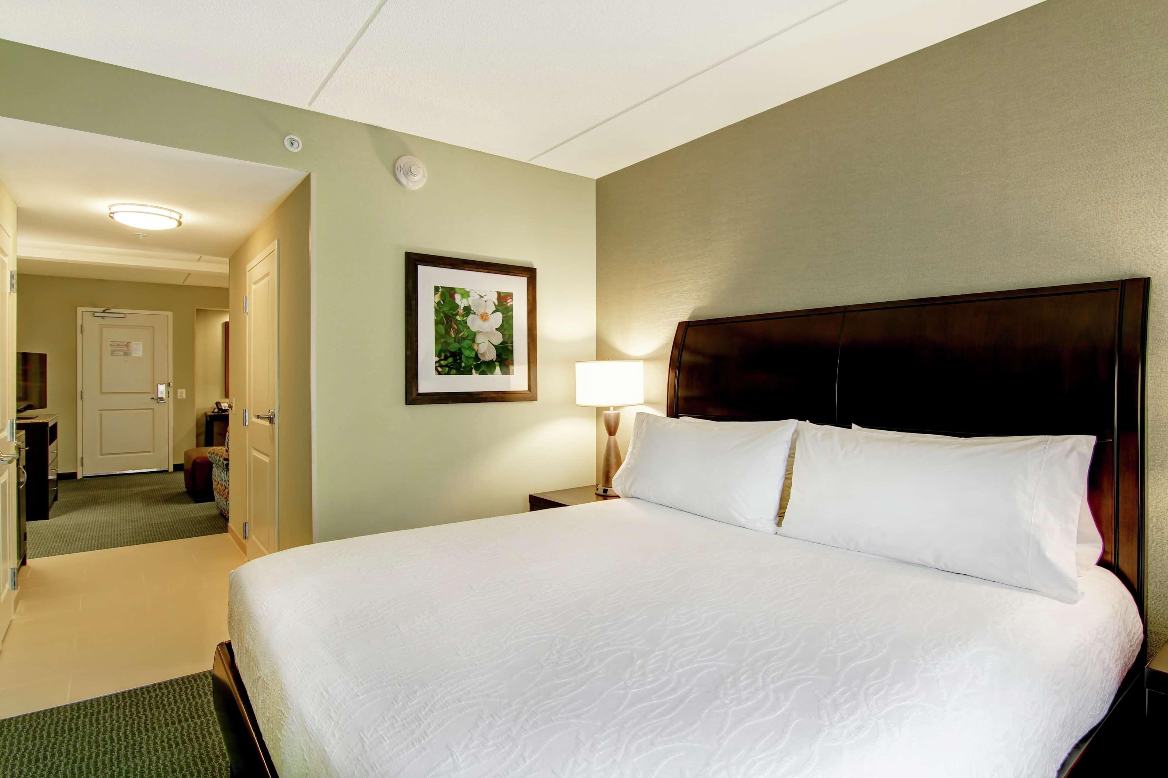 Hilton Garden Inn Woodbridge Eksteriør bilde