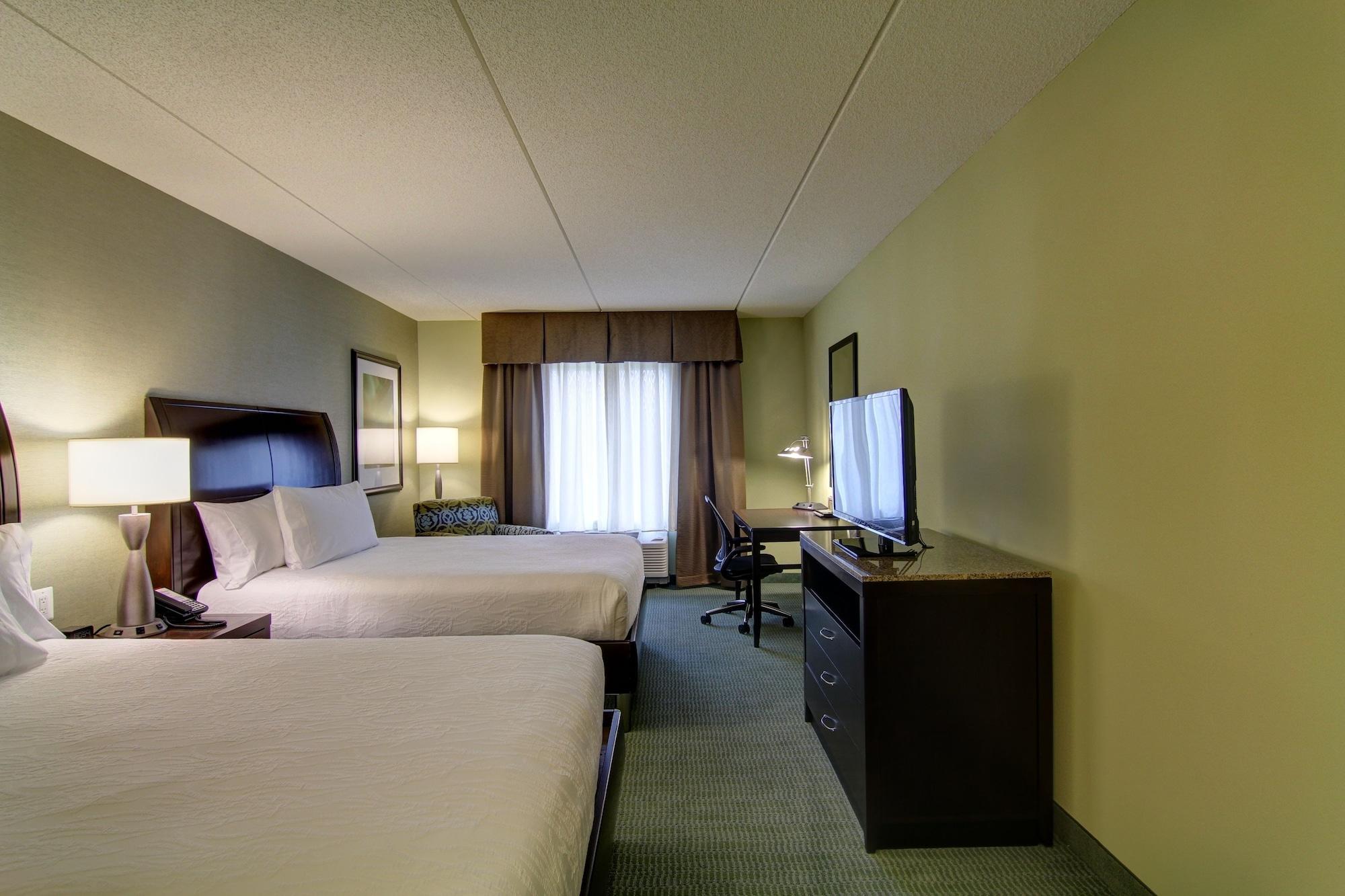Hilton Garden Inn Woodbridge Eksteriør bilde