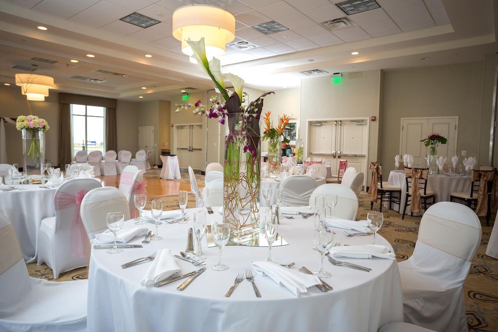Hilton Garden Inn Woodbridge Eksteriør bilde