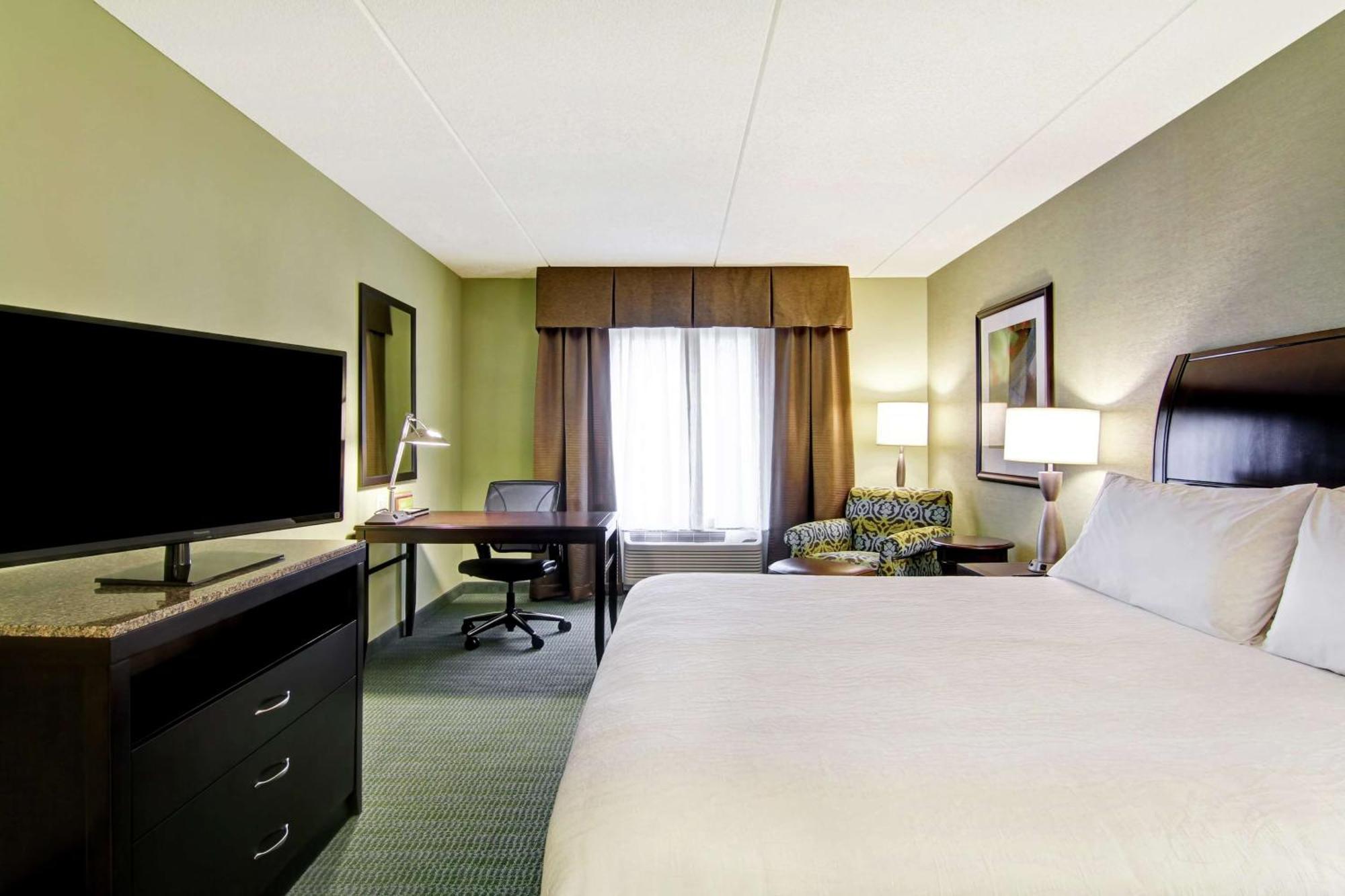 Hilton Garden Inn Woodbridge Eksteriør bilde