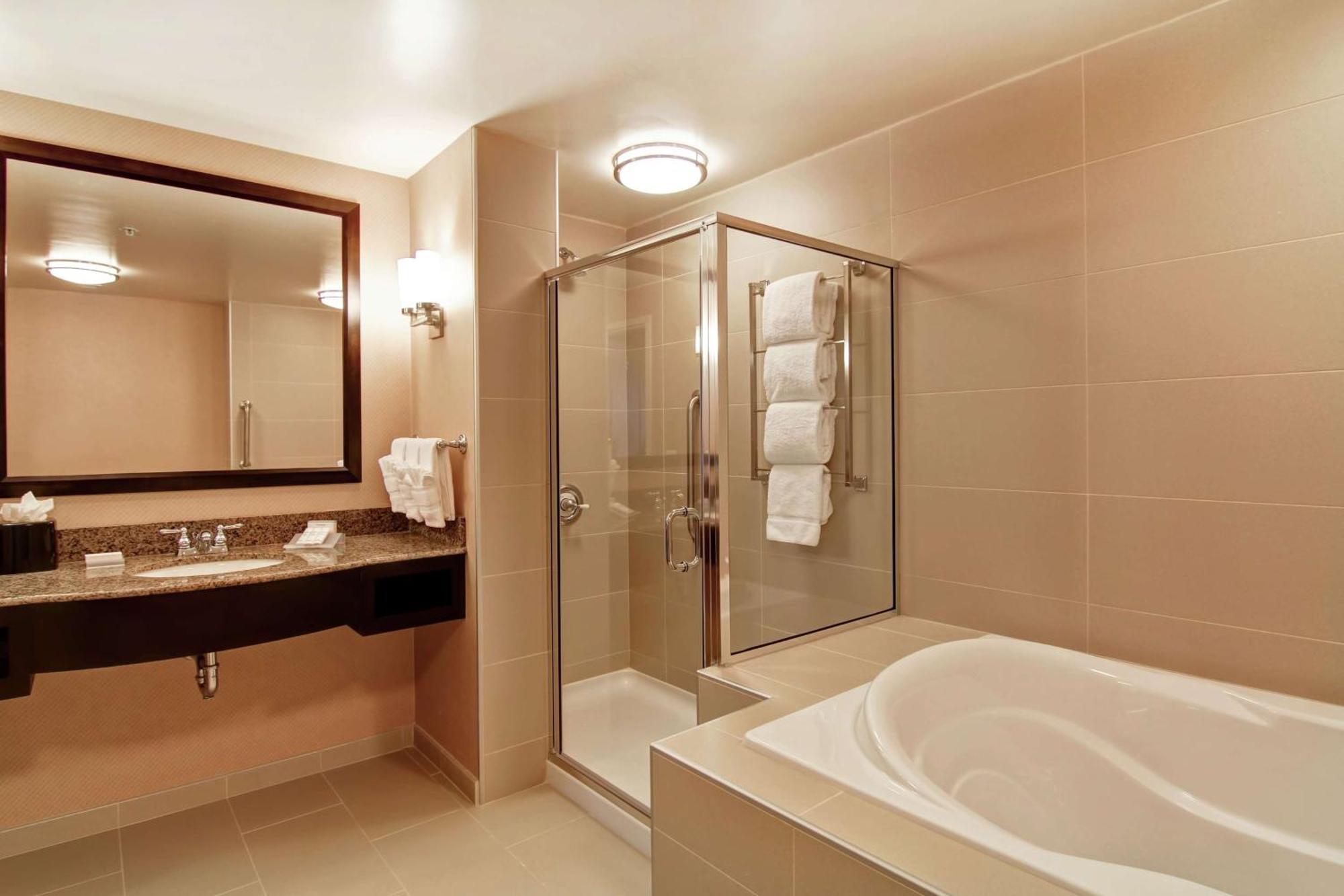 Hilton Garden Inn Woodbridge Eksteriør bilde