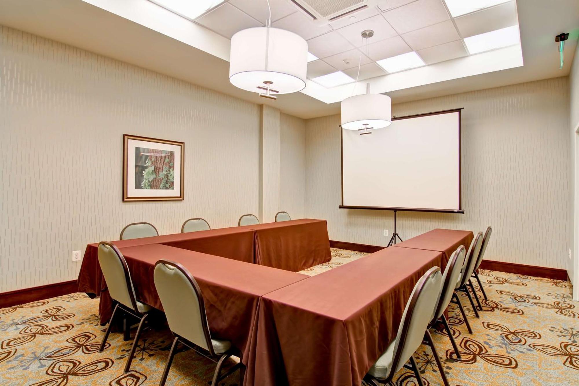 Hilton Garden Inn Woodbridge Eksteriør bilde
