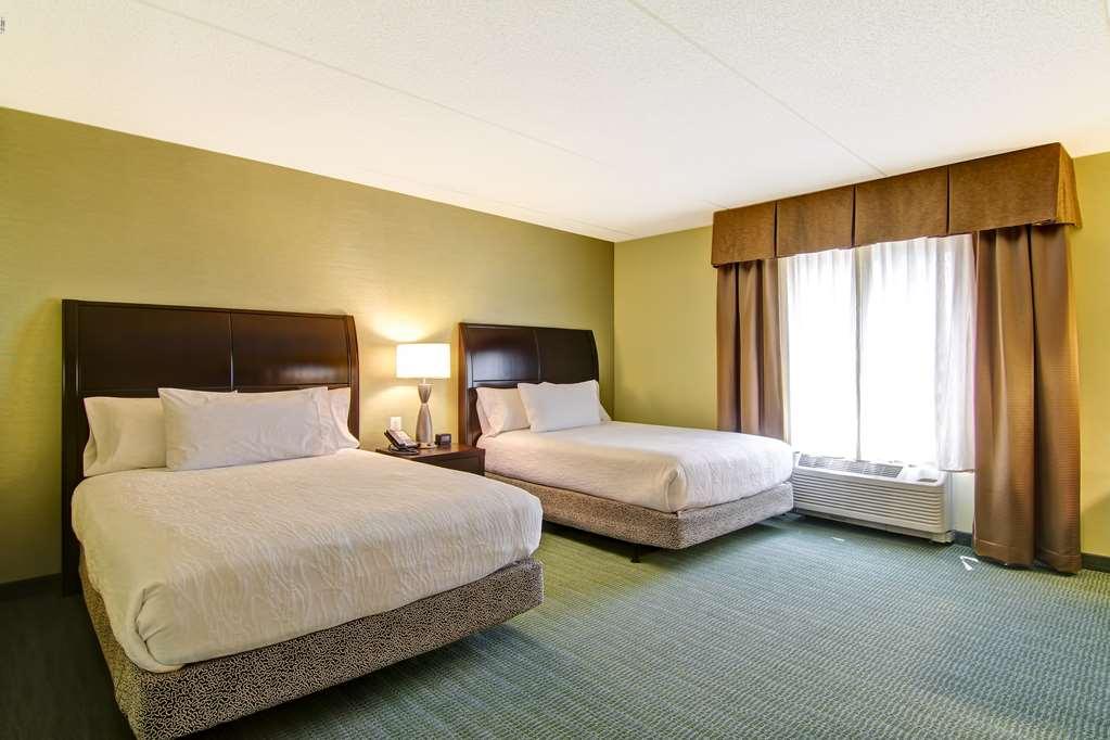 Hilton Garden Inn Woodbridge Rom bilde
