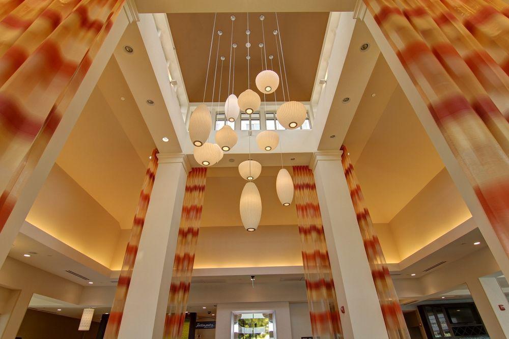 Hilton Garden Inn Woodbridge Eksteriør bilde